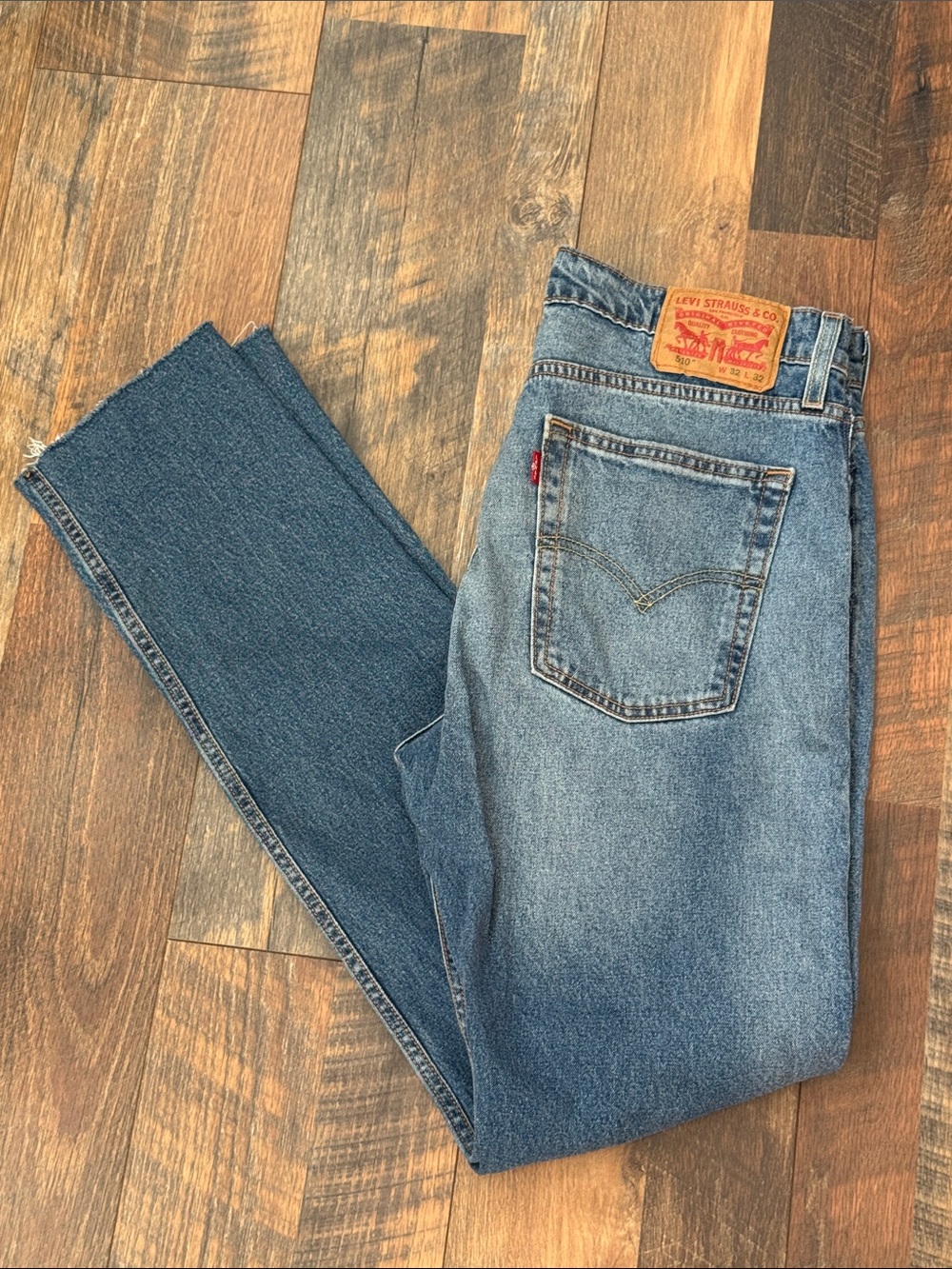 Levi’s 510 Skinny Jeans Men’s 32x32 Side Stripe Raw Hem Light Wash Denim